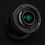 Minolta AF Zoom 28-80mm f/3.5-5.6 D: obiettivo autofocus versatile per fotocamere Sony A-mount, ideale per paesaggi, ritratti e scatti quotidiani.