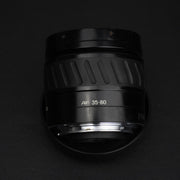 Minolta AF Zoom 35-80mm f/4-5.6: obiettivo autofocus versatile per fotocamere Sony A-mount, ideale per paesaggi, ritratti e scatti quotidiani.