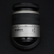 Minolta AF Zoom 28-80mm f/3.5-5.6 D: obiettivo autofocus versatile per fotocamere Sony A-mount, ideale per paesaggi, ritratti e scatti quotidiani.